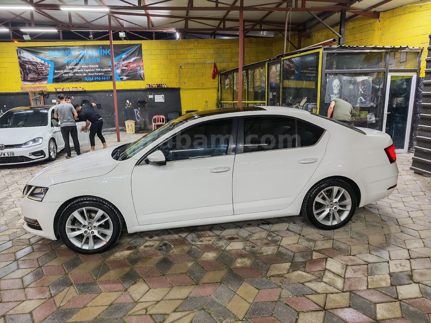 Sahibinden Skoda Octavia 1.6 TDI Style 2017 Model Şanlıurfa 200.000 km Beyaz 3