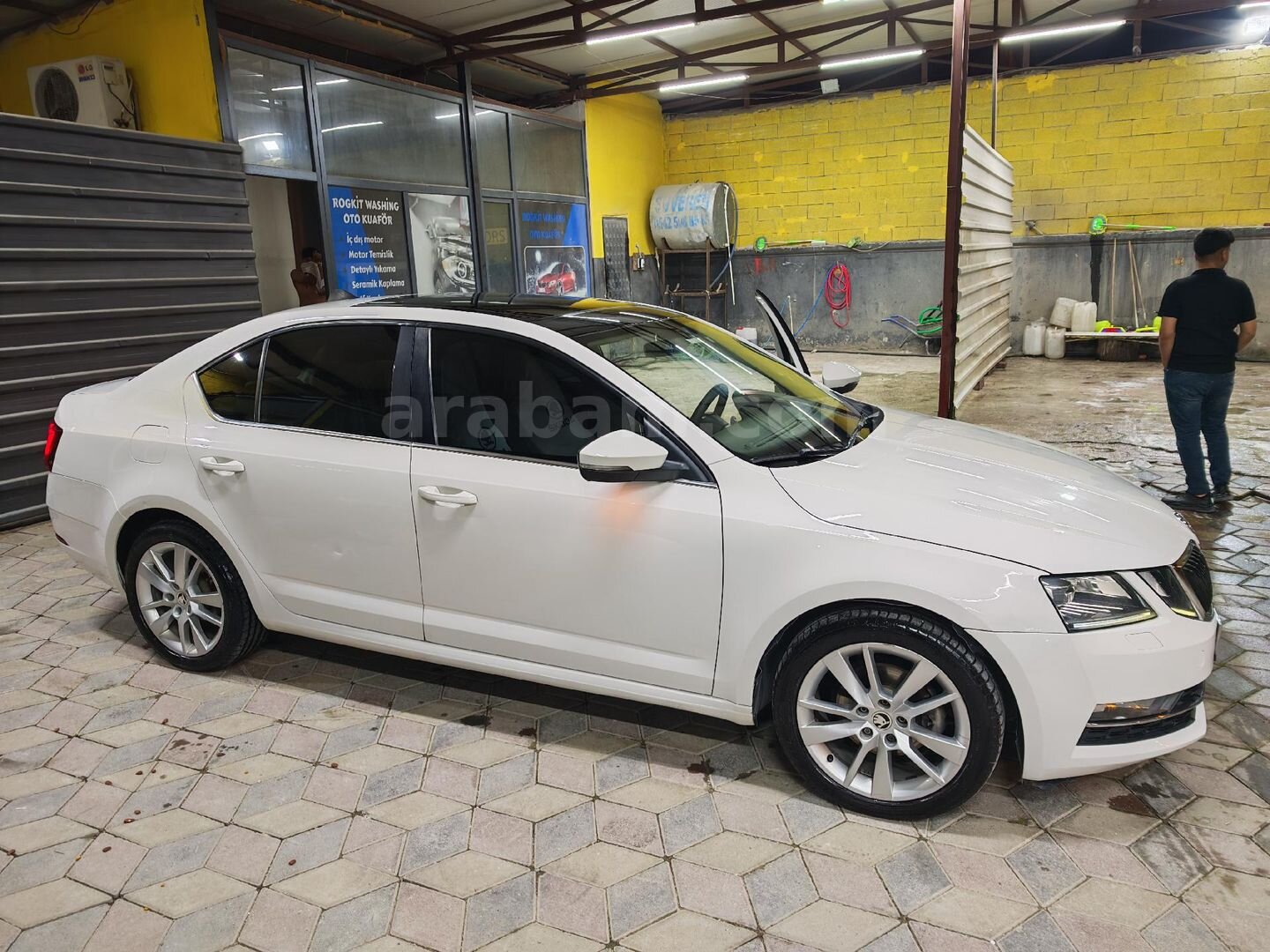 Sahibinden Skoda Octavia 1.6 TDI Style 2017 Model Şanlıurfa 200.000 km Beyaz 5
