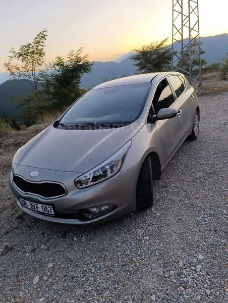 Sahibinden Kia Ceed 1.6 CRDi Concept Plus 2013 Model Trabzon 160.000 km Gri (Gümüş)