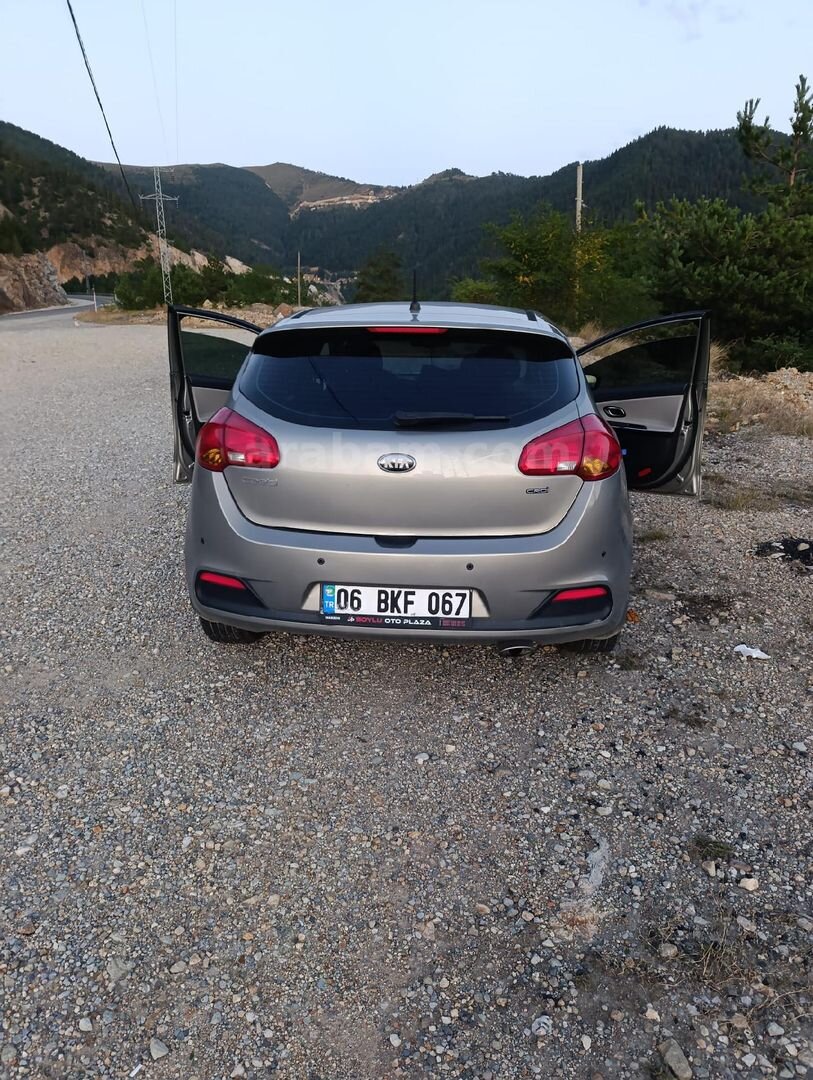 Sahibinden Kia Ceed 1.6 CRDi Concept Plus 2013 Model Trabzon 160.000 km Gri (Gümüş) 2