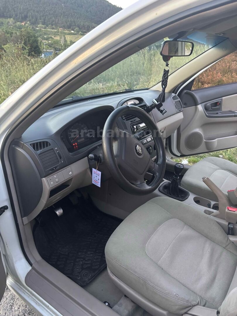 Sahibinden Kia Cerato 1.5 CRDi LX 2006 Model İstanbul 296.000 km Beyaz 7