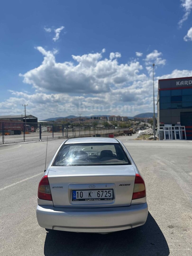 Sahibinden Hyundai Accent 1.3 LX 2000 Model Balıkesir 284.000 km Gri 4