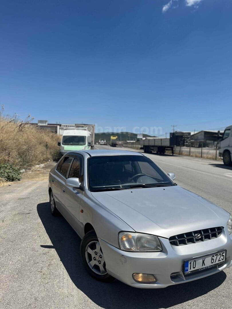 Sahibinden Hyundai Accent 1.3 LX 2000 Model Balıkesir 284.000 km Gri 2