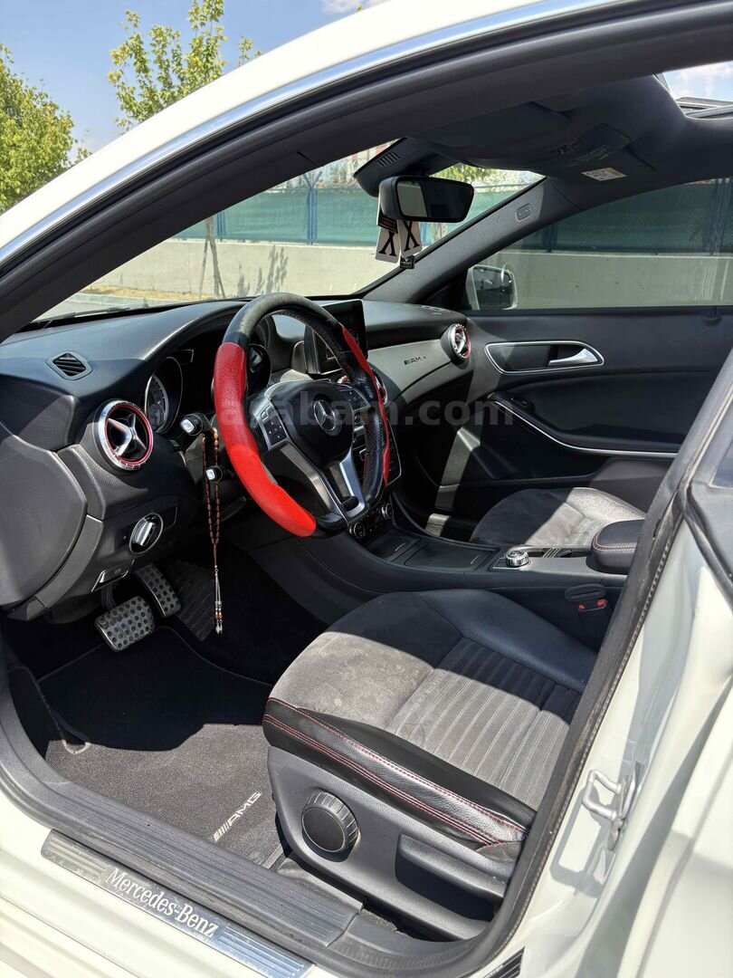 Sahibinden Mercedes - Benz CLA 200 AMG 2013 Model Ankara 151.000 km Beyaz 4