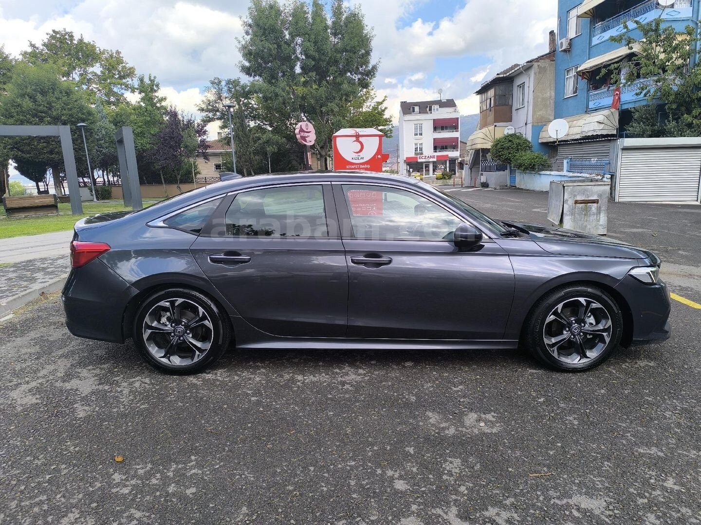 Sahibinden Honda Civic 1.5 i-VTEC Eco Executive Plus 2024 Model Kocaeli 116.000 km Lacivert 3