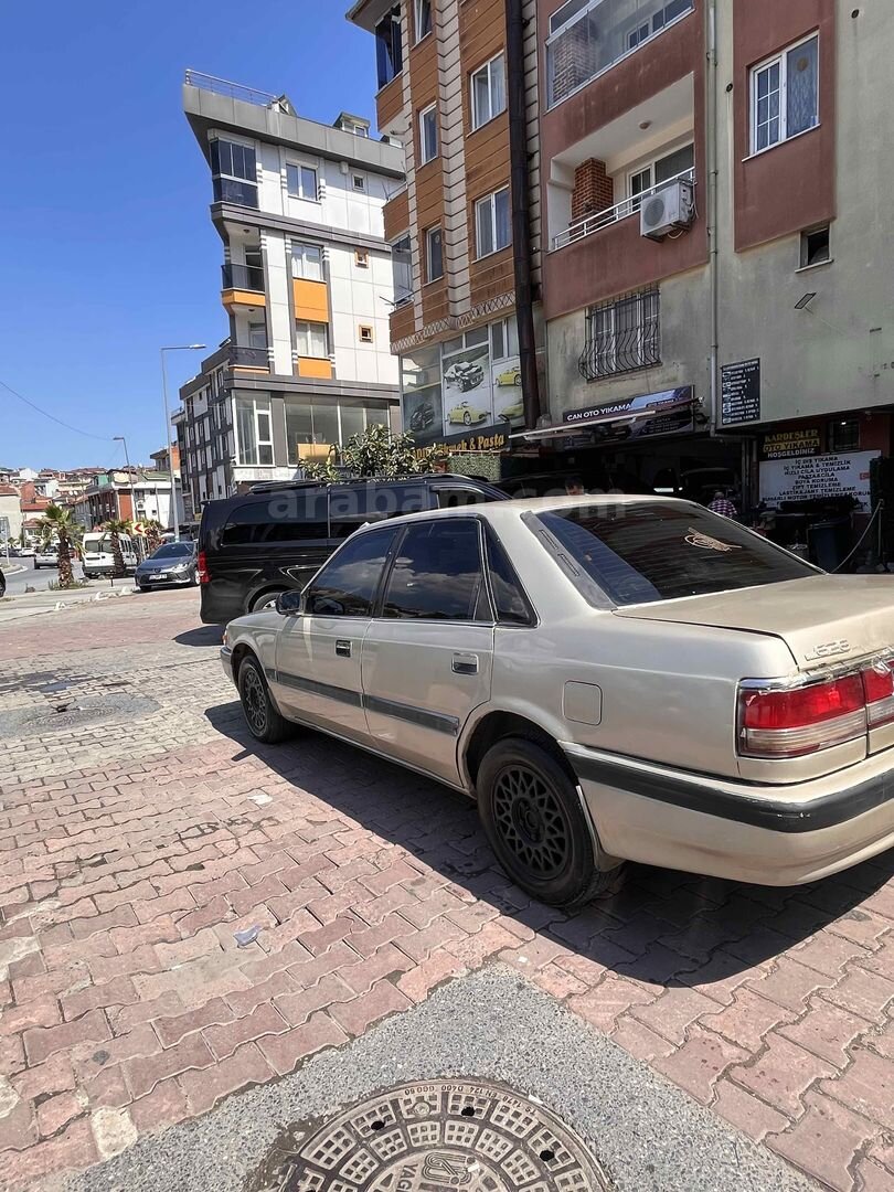 Galeriden Mazda 626 2.0 GLX 1990 Model İstanbul 290.000 km Şampanya 5