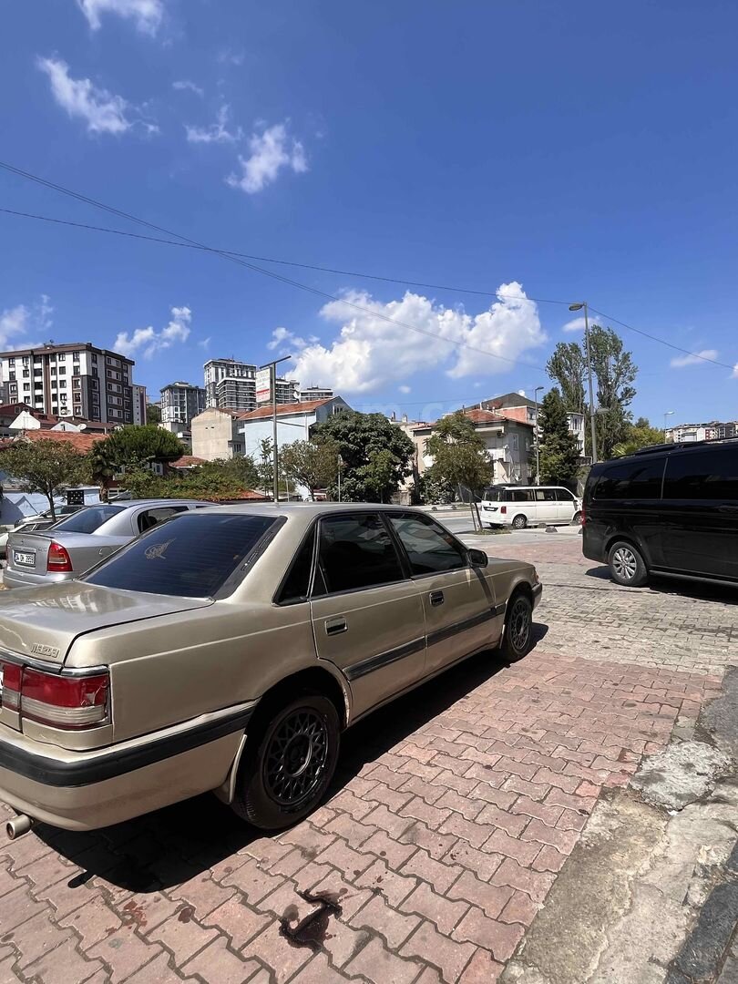 Galeriden Mazda 626 2.0 GLX 1990 Model İstanbul 290.000 km Şampanya 6