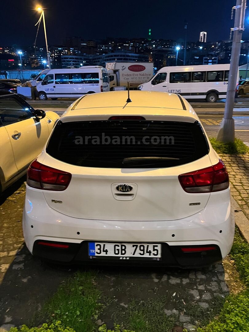 Sahibinden Kia Rio 1.4 CRDi Concept 2017 Model İstanbul 61.000 km Beyaz 4