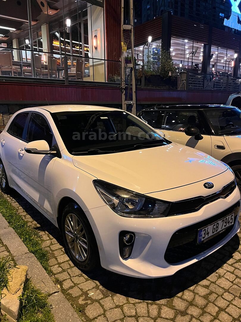 Sahibinden Kia Rio 1.4 CRDi Concept 2017 Model İstanbul 61.000 km Beyaz 2