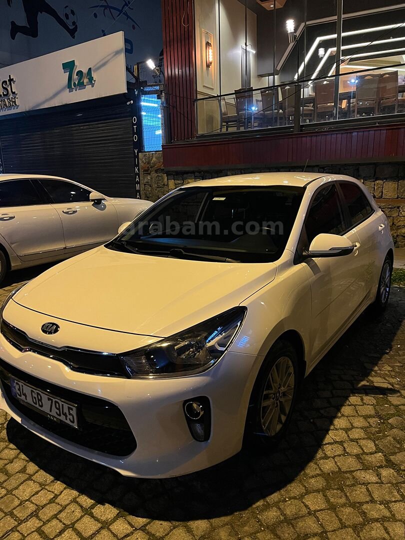 Sahibinden Kia Rio 1.4 CRDi Concept 2017 Model İstanbul 61.000 km Beyaz 3