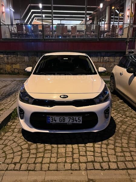 Sahibinden Kia Rio 1.4 CRDi Concept 2017 Model İstanbul 61.000 km Beyaz