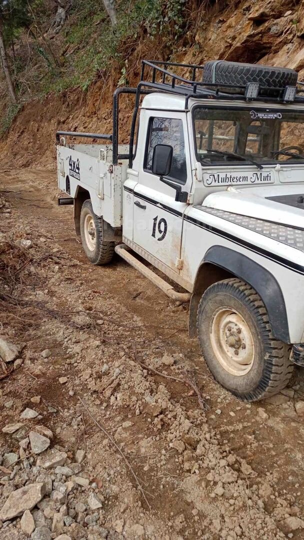 Sahibinden Land Rover Defender 110 2.5 D 1995 Model Trabzon 200.000 km Beyaz 5