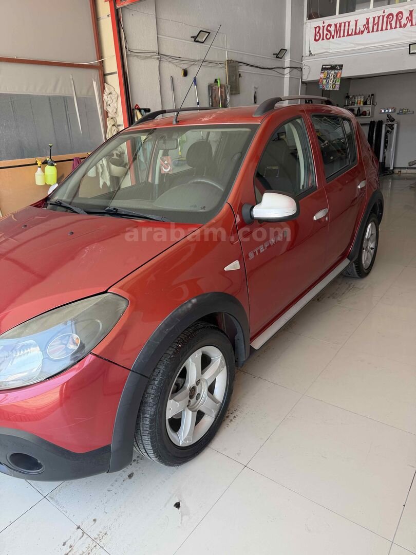 Galeriden Dacia Sandero 1.5 dCi Stepway 2012 Model İzmir 233.000 km Kırmızı 4