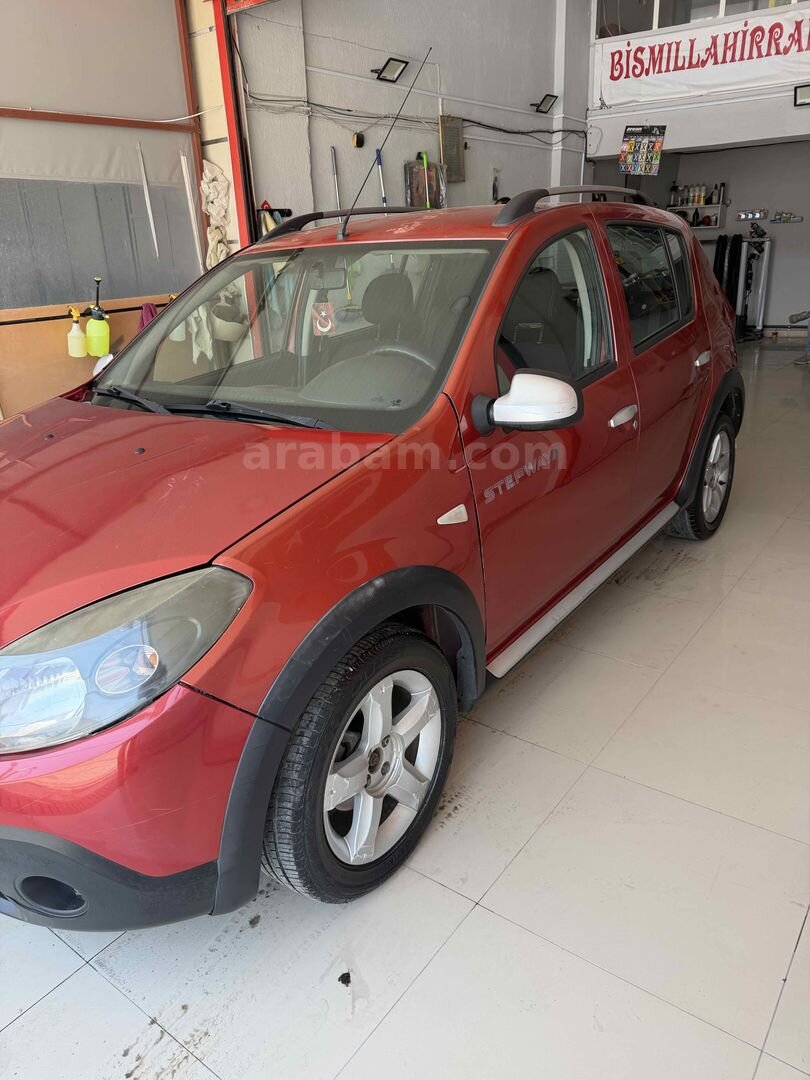 Galeriden Dacia Sandero 1.5 dCi Stepway 2012 Model İzmir 233.000 km Kırmızı 3