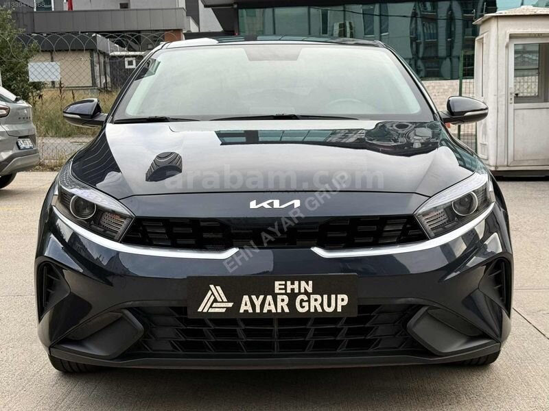 Galeriden Kia Cerato 1.6 MPI Elegance 2023 Model İstanbul 51.000 km Lacivert
