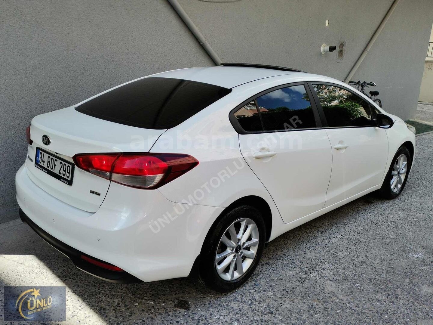 Galeriden Kia Cerato 1.6 CRDi Prestige 2018 Model İstanbul 248.000 km Beyaz 3