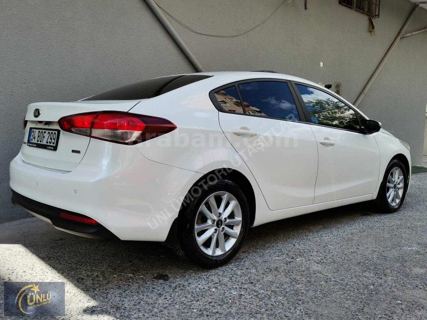 Galeriden Kia Cerato 1.6 CRDi Prestige 2018 Model İstanbul 248.000 km Beyaz 6