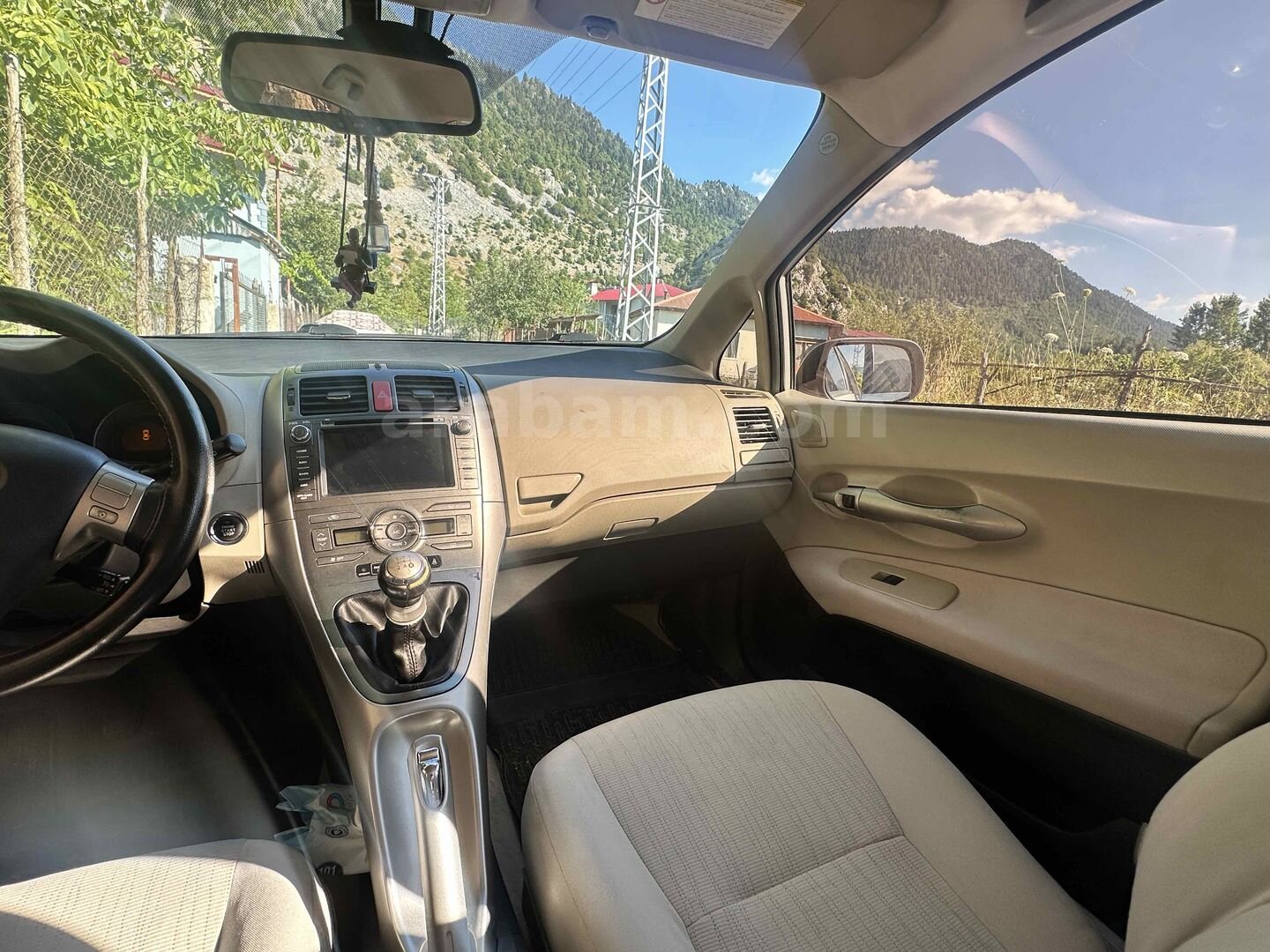Sahibinden Toyota Auris 1.6 Elegant 2009 Model Mersin 283.000 km Gri (Gümüş) 3