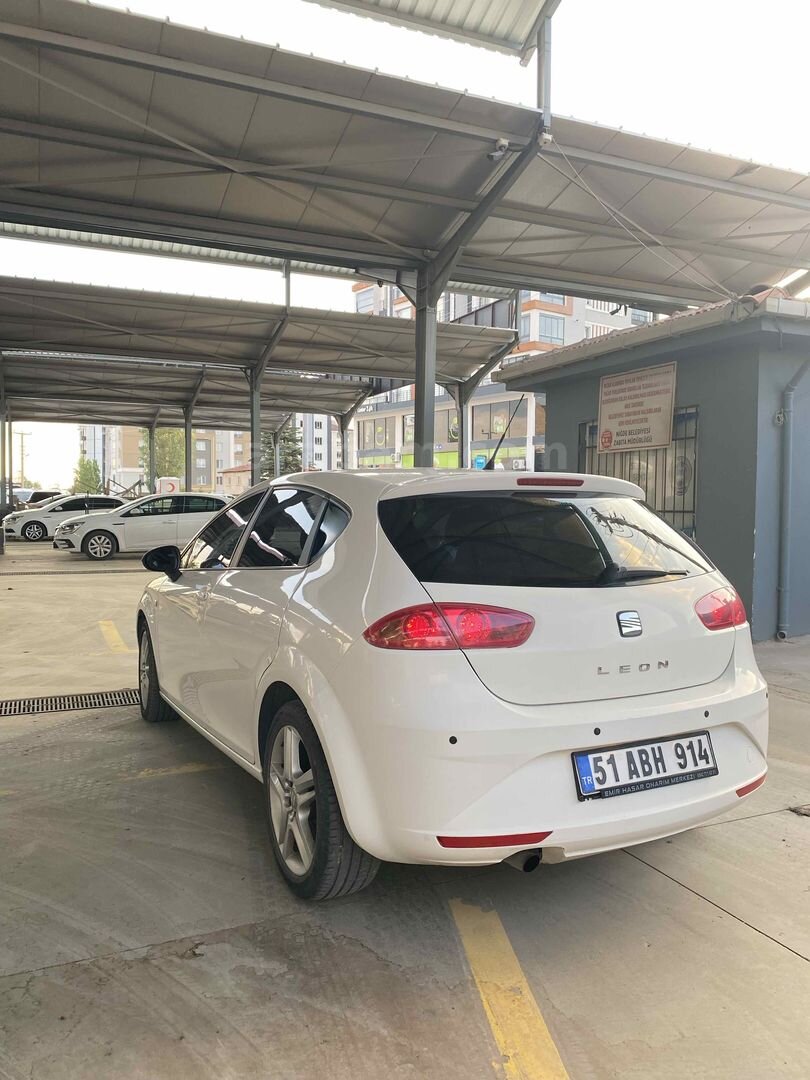 Sahibinden Seat Leon 1.6 TDI CR Style 2012 Model Niğde 243.000 km Beyaz 7