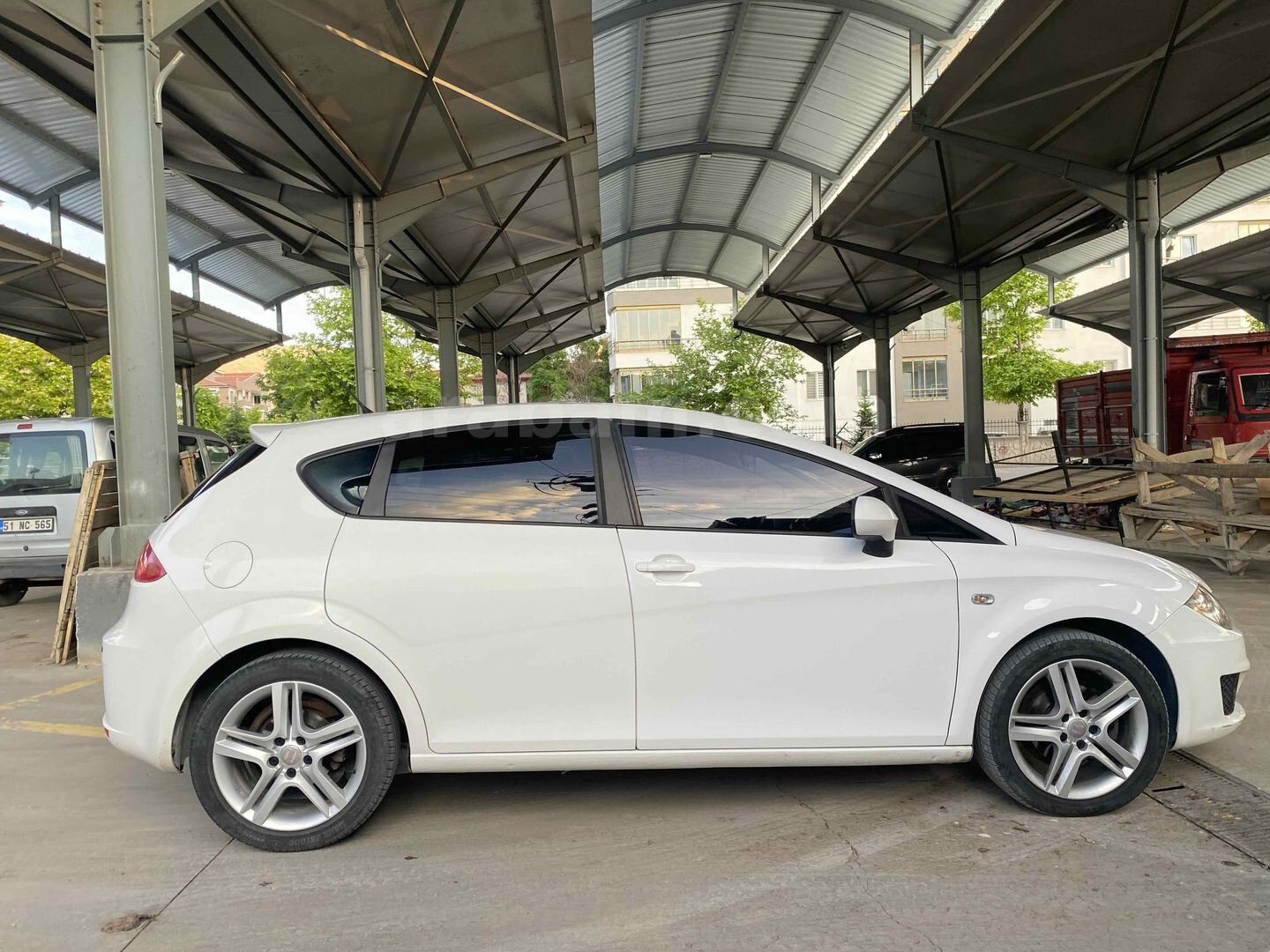 Sahibinden Seat Leon 1.6 TDI CR Style 2012 Model Niğde 243.000 km Beyaz 3