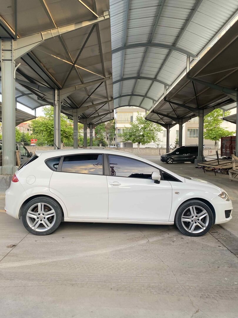 Sahibinden Seat Leon 1.6 TDI CR Style 2012 Model Niğde 243.000 km Beyaz 4