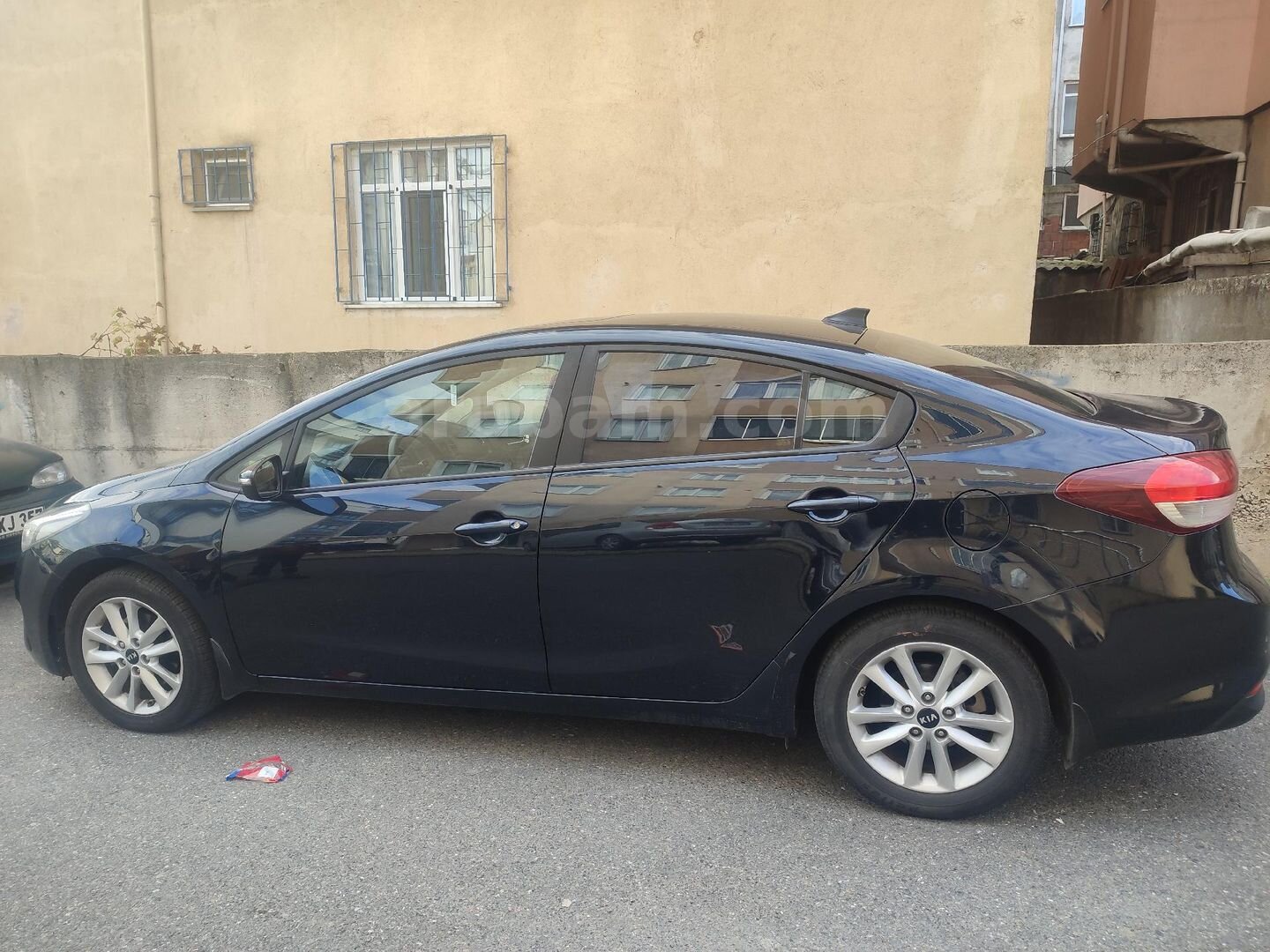 Sahibinden Kia Cerato 1.6 CRDi Concept Techno 2017 Model Kocaeli 140.000 km Lacivert 3