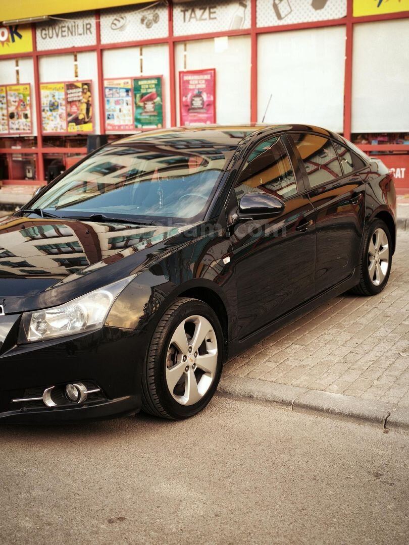Sahibinden Chevrolet Cruze 1.6 LT Plus 2012 Model Sivas 225.000 km Siyah 3