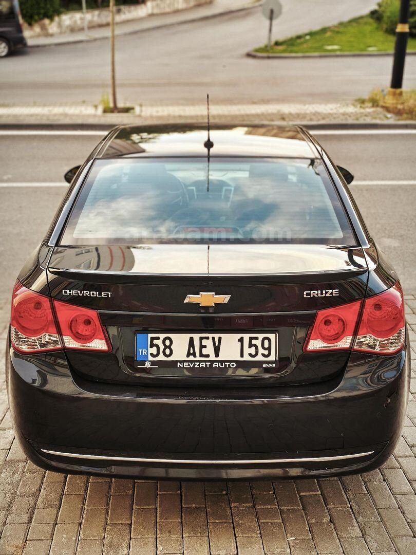 Sahibinden Chevrolet Cruze 1.6 LT Plus 2012 Model Sivas 225.000 km Siyah 4