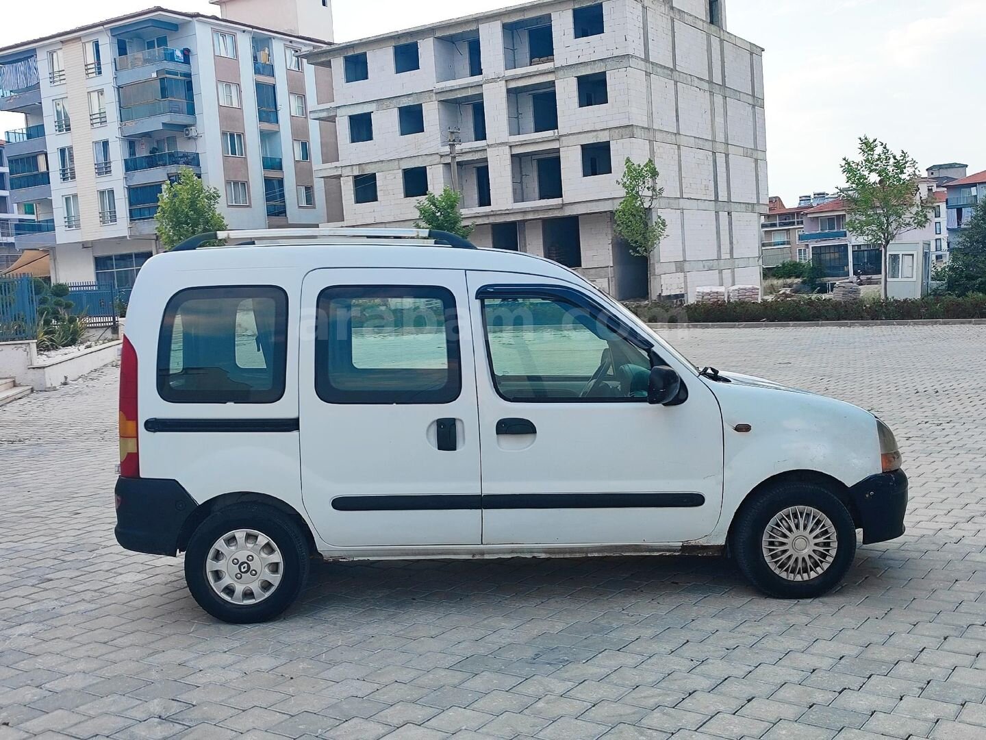 Galeriden Renault Kangoo 1.4 RNA 1998 Model Denizli 300.000 km Beyaz 3