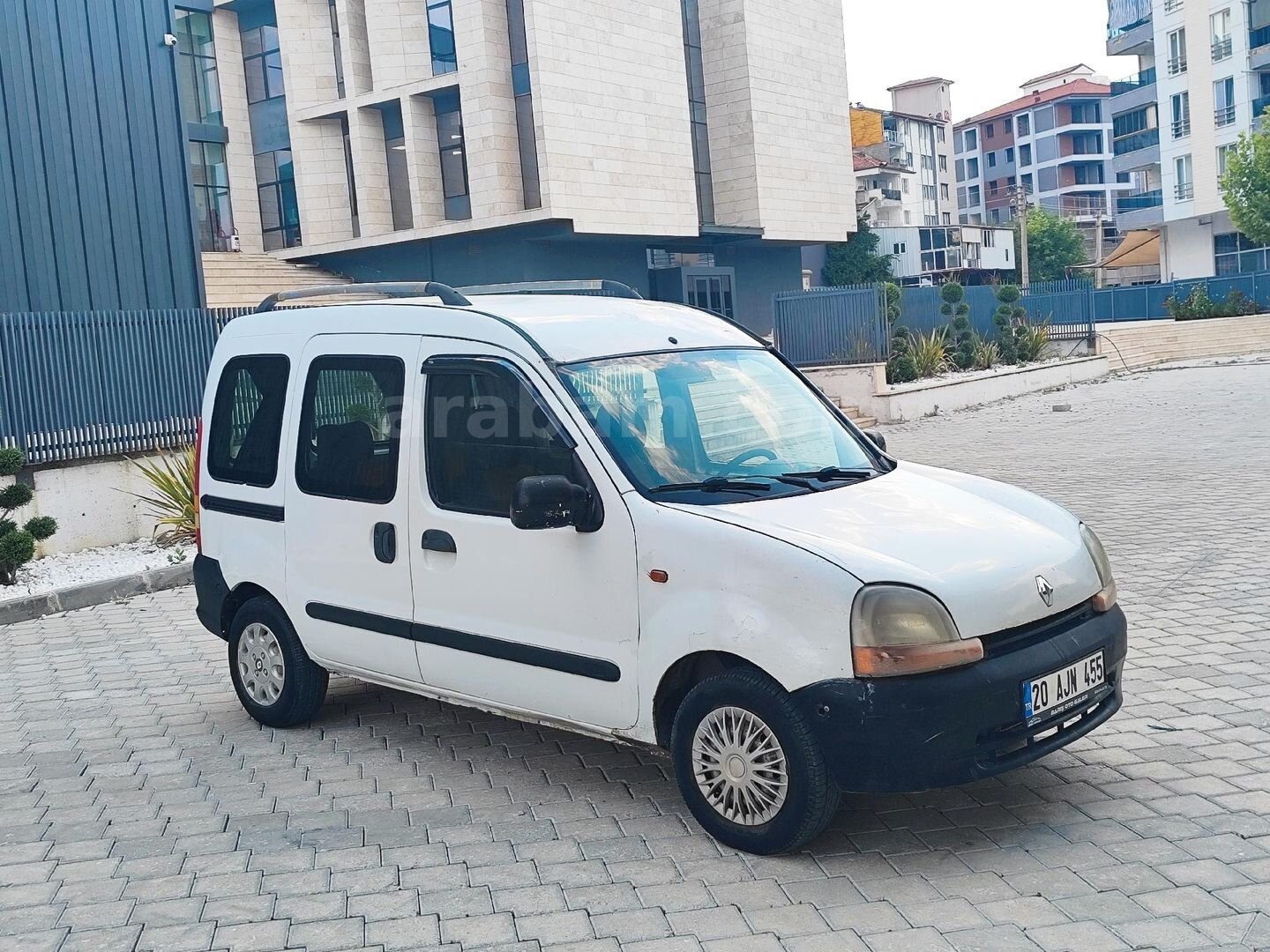 Galeriden Renault Kangoo 1.4 RNA 1998 Model Denizli 300.000 km Beyaz 2