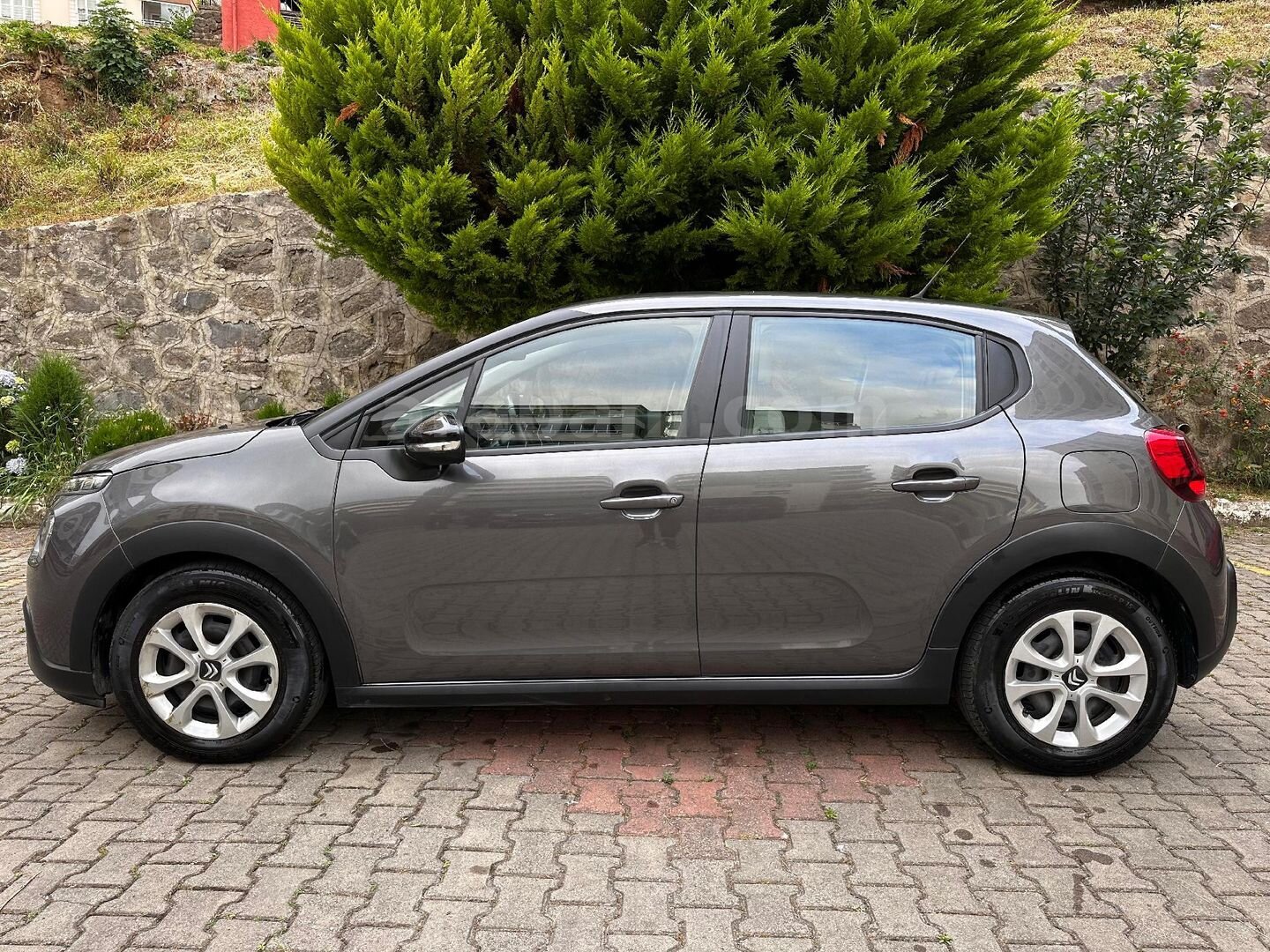 Sahibinden Citroen C3 1.2 PureTech Feel 2023 Model Trabzon 23.000 km Füme 7