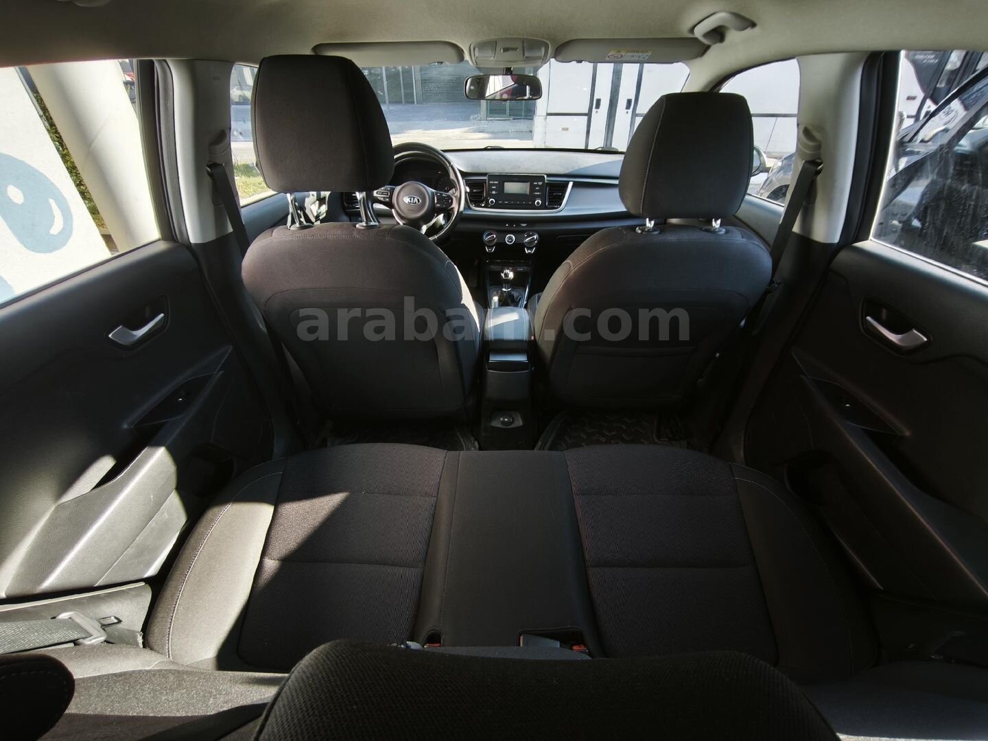 Sahibinden Kia Rio 1.25 CVVT Concept 2017 Model İstanbul 77.000 km Gri 7