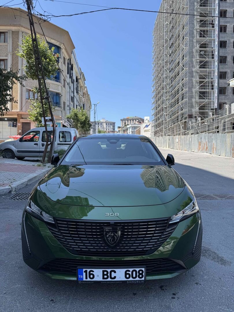 Sahibinden Peugeot 308 1.2 PureTech Allure 2024 Model İstanbul 29.000 km Yeşil (metalik) 4