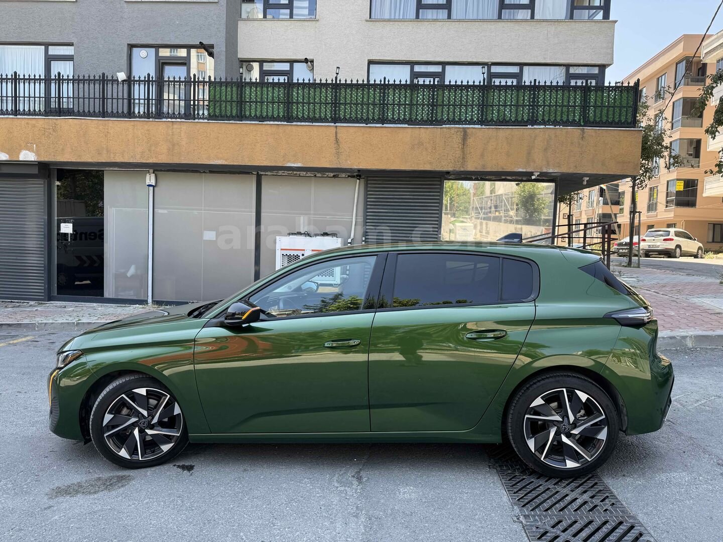 Sahibinden Peugeot 308 1.2 PureTech Allure 2024 Model İstanbul 29.000 km Yeşil (metalik) 6