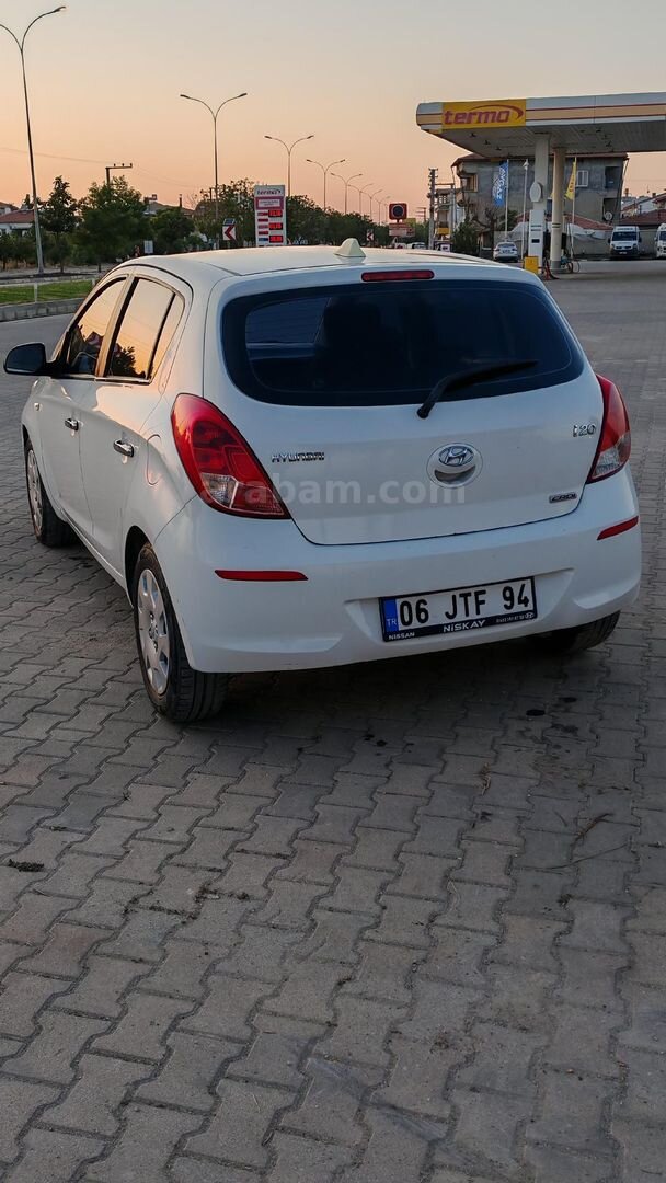 Sahibinden Hyundai i20 1.4 CRDi Jump 2014 Model Afyonkarahisar 205.000 km Beyaz 6