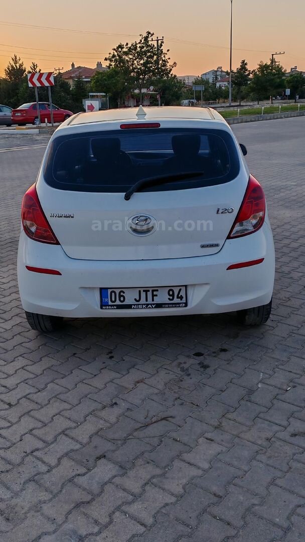 Sahibinden Hyundai i20 1.4 CRDi Jump 2014 Model Afyonkarahisar 205.000 km Beyaz 5