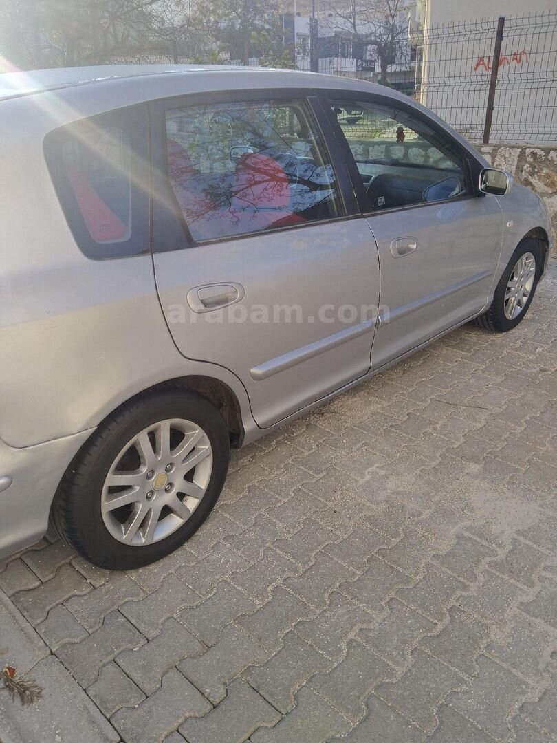 Sahibinden Honda Civic 1.6 i ES 2004 Model İzmir 320.000 km Gri 4