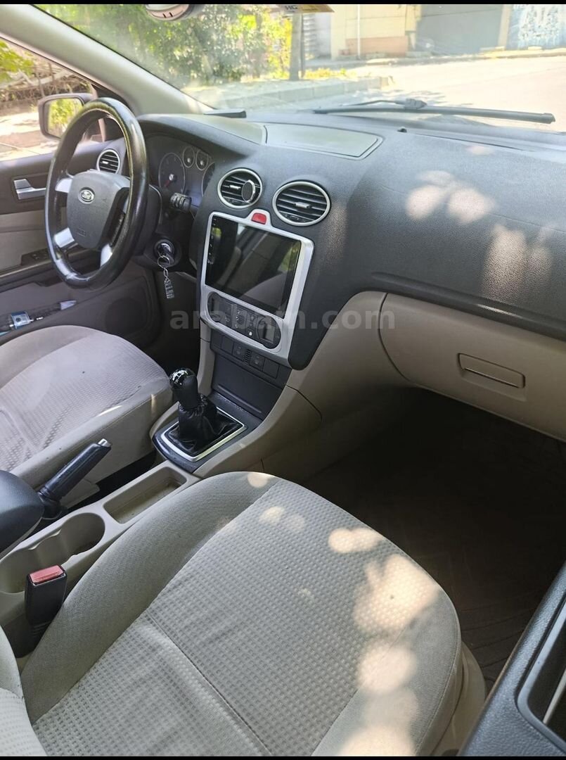 Sahibinden Ford Focus 1.6 TDCi Ghia 2006 Model İstanbul 315.000 km Turkuaz 4
