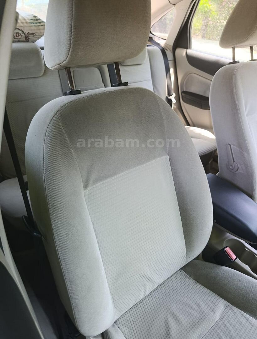 Sahibinden Ford Focus 1.6 TDCi Ghia 2006 Model İstanbul 315.000 km Turkuaz 5