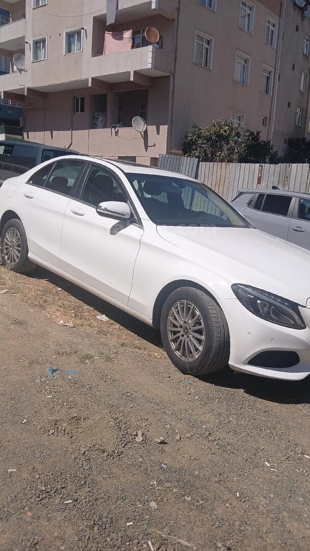 Sahibinden Mercedes - Benz C 200 BlueTEC Avantgarde 2017 Model İstanbul 137.000 km Beyaz 2