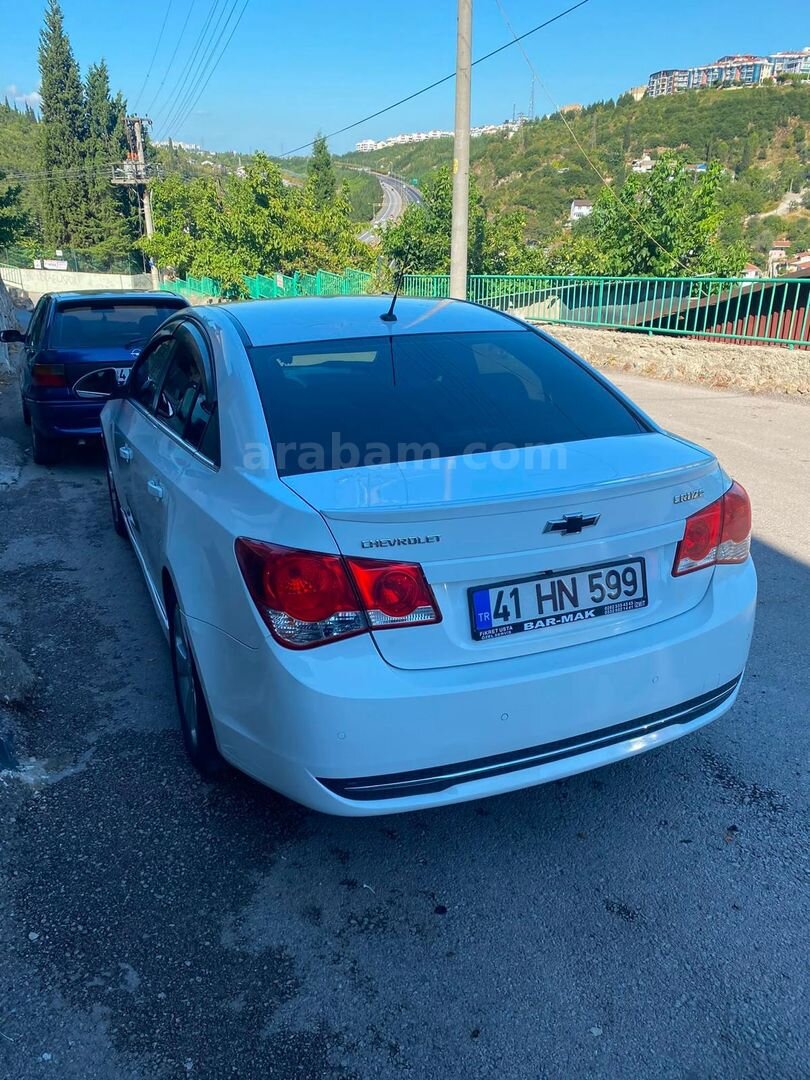Sahibinden Chevrolet Cruze 1.6 WTCC Edition 2012 Model Kocaeli 265.000 km Beyaz 3