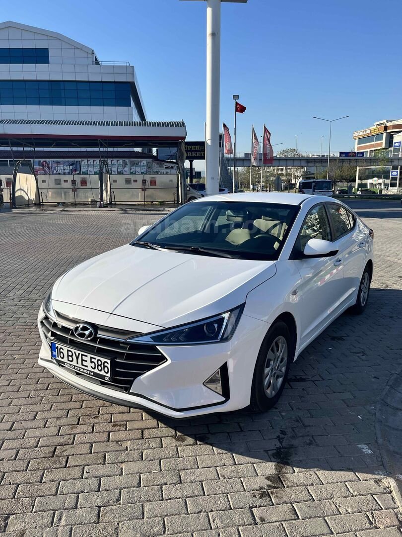 Sahibinden Hyundai Elantra 1.6 MPI Style 2020 Model Kocaeli 124.000 km Beyaz 2