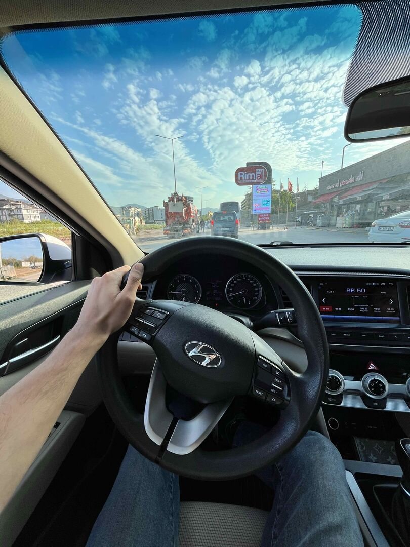 Sahibinden Hyundai Elantra 1.6 MPI Style 2020 Model Kocaeli 124.000 km Beyaz 3