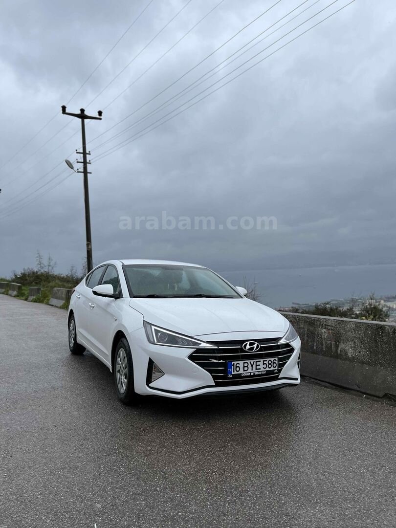 Sahibinden Hyundai Elantra 1.6 MPI Style 2020 Model Kocaeli 124.000 km Beyaz 5
