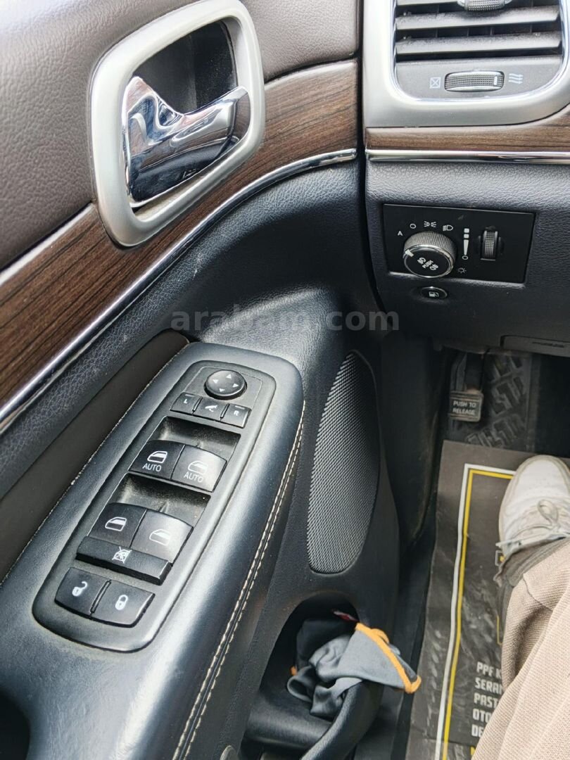 Sahibinden Jeep Grand Cherokee 3.0 CRD Overland 2013 Model Isparta 293.760 km Beyaz 2