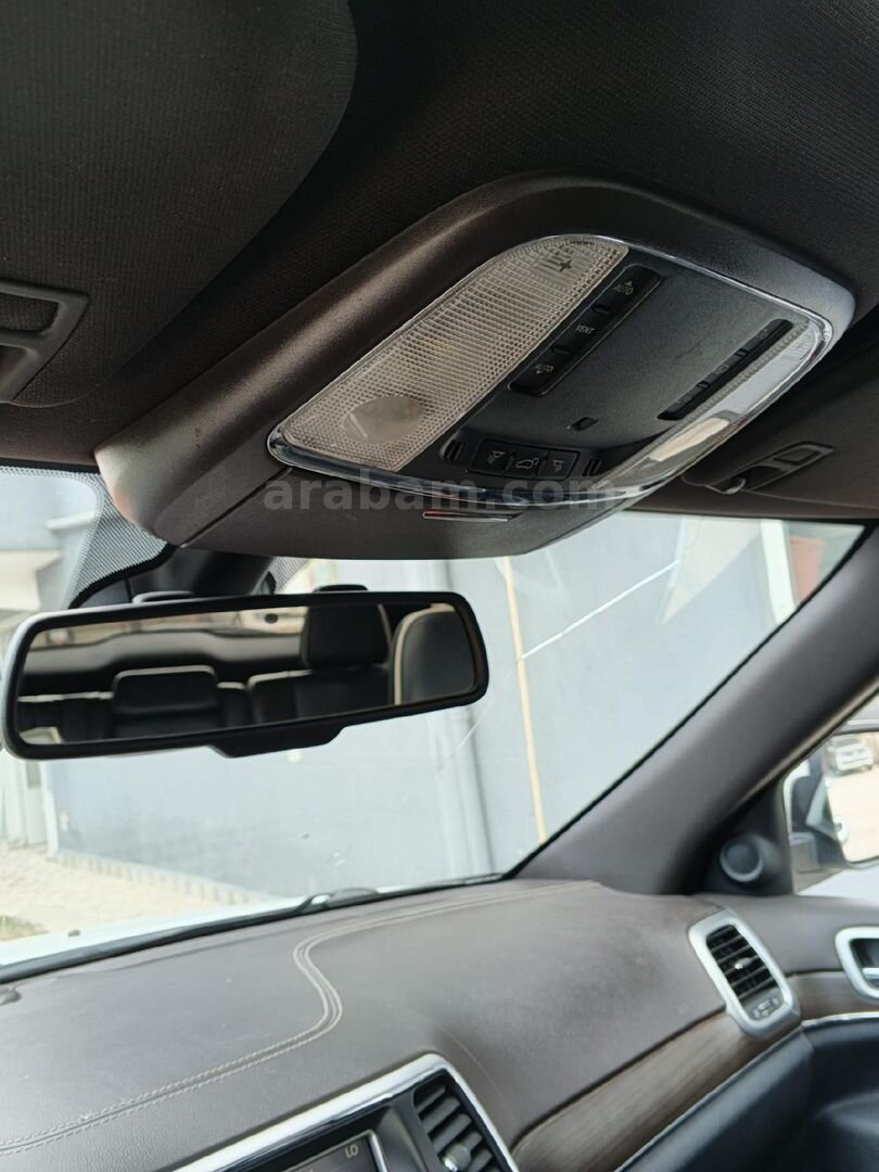 Sahibinden Jeep Grand Cherokee 3.0 CRD Overland 2013 Model Isparta 293.760 km Beyaz 7