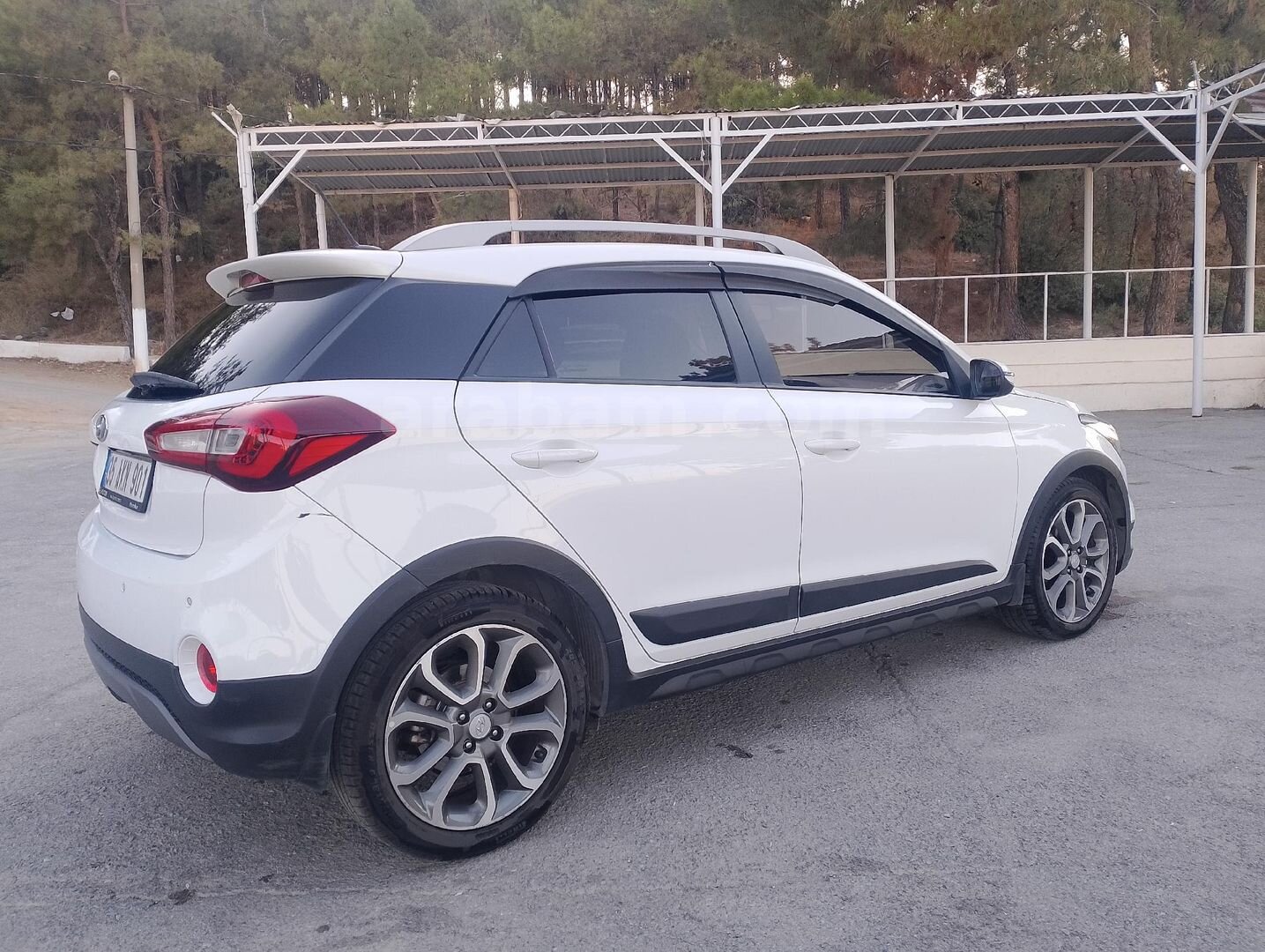 Sahibinden Hyundai i20 Active 1.4 MPi Elite Smart 2019 Model İzmir 110.000 km Beyaz 4