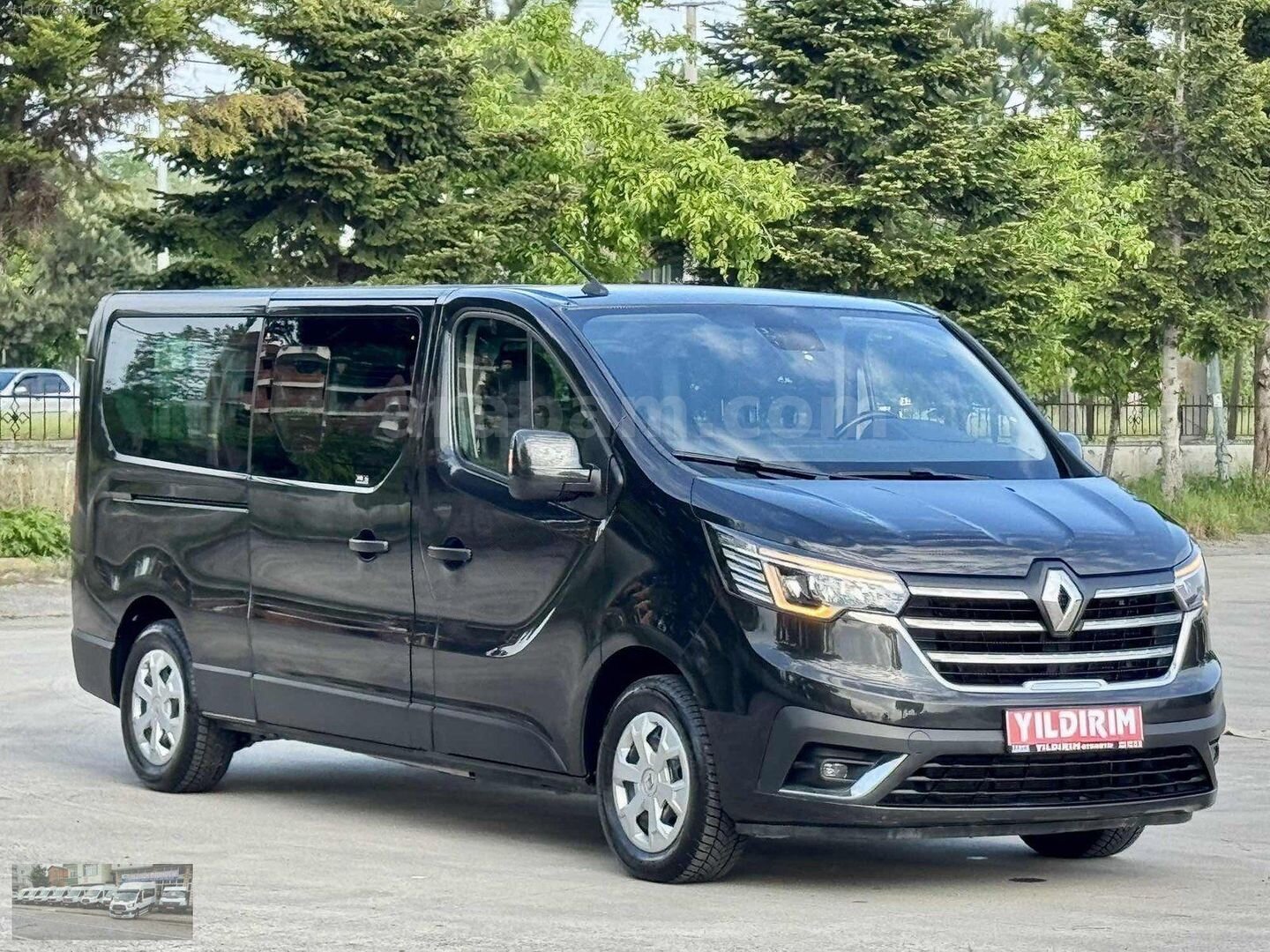 Galeriden Renault Trafic 2.0 DCI Grand Confort 2023 Model Samsun 64.000 km Siyah 4