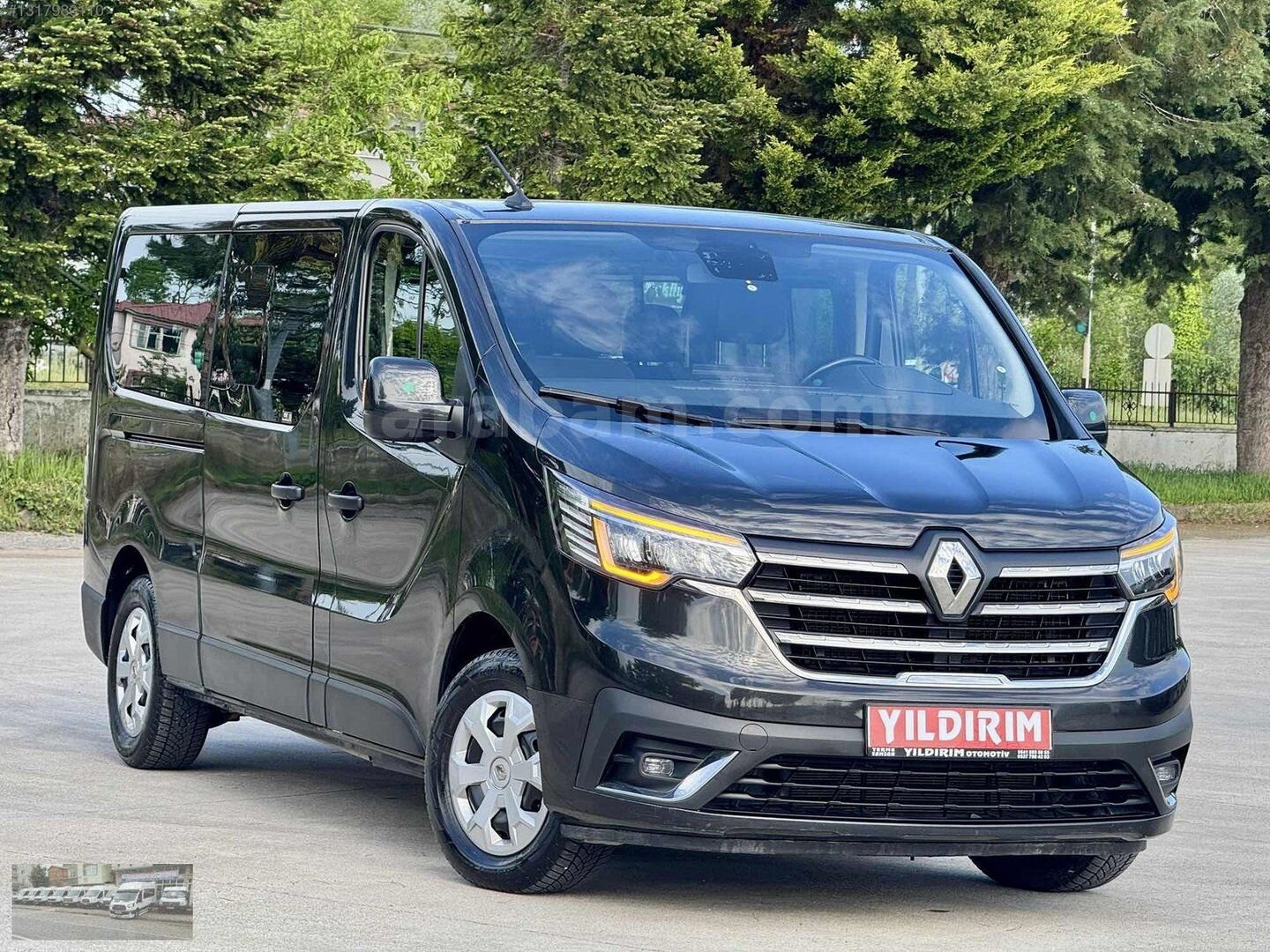 Galeriden Renault Trafic 2.0 DCI Grand Confort 2023 Model Samsun 64.000 km Siyah 2