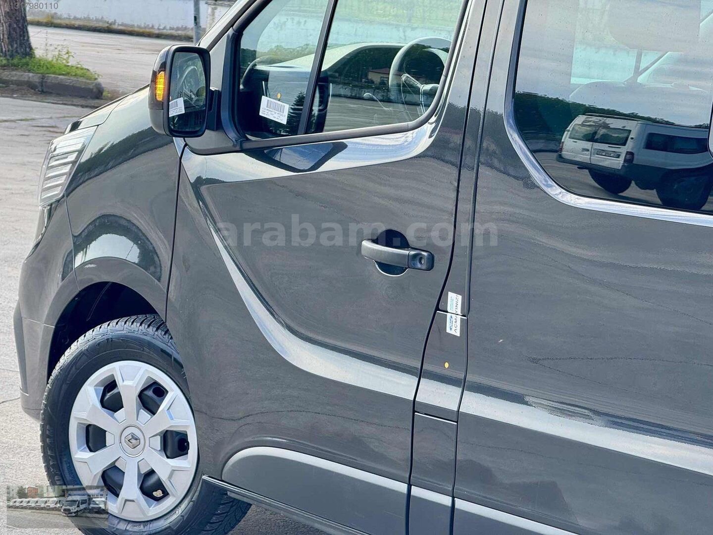 Galeriden Renault Trafic 2.0 DCI Grand Confort 2023 Model Samsun 64.000 km Siyah 7